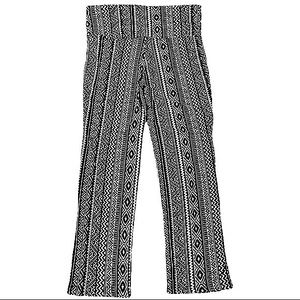 Bobbie Brooks size Xl black & white wide leg thin & soft tribal leggings NWOT